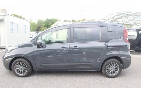 Toyota Sienta, 2022 год, 1 220 888 рублей, 3 фотография