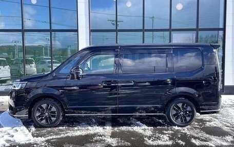 Honda Stepwgn, 2023 год, 2 100 000 рублей, 4 фотография