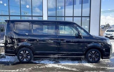 Honda Stepwgn, 2023 год, 2 100 000 рублей, 5 фотография