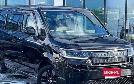 Honda Stepwgn, 2023 год, 2 100 000 рублей, 3 фотография