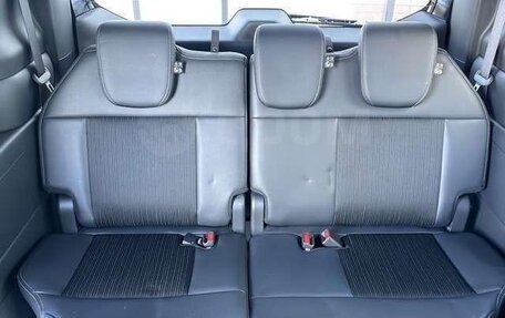 Honda Stepwgn, 2023 год, 2 100 000 рублей, 18 фотография