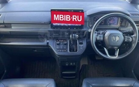 Honda Stepwgn, 2023 год, 2 100 000 рублей, 10 фотография