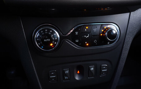 Renault Sandero II рестайлинг, 2016 год, 768 000 рублей, 15 фотография