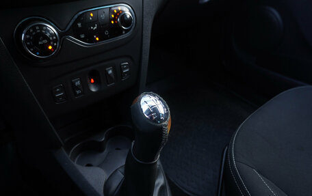 Renault Sandero II рестайлинг, 2016 год, 768 000 рублей, 16 фотография