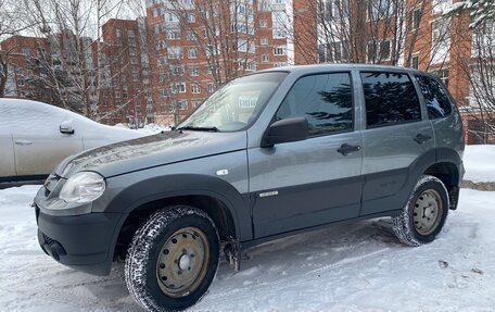 Chevrolet Niva I рестайлинг, 2016 год, 600 000 рублей, 4 фотография