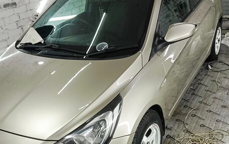 Hyundai Solaris II рестайлинг, 2011 год, 615 000 рублей, 3 фотография