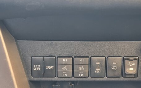 Toyota RAV4, 2015 год, 1 900 000 рублей, 9 фотография