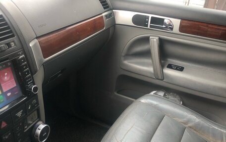 Volkswagen Touareg III, 2003 год, 830 000 рублей, 7 фотография