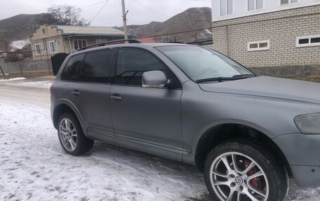 Volkswagen Touareg III, 2003 год, 830 000 рублей, 2 фотография