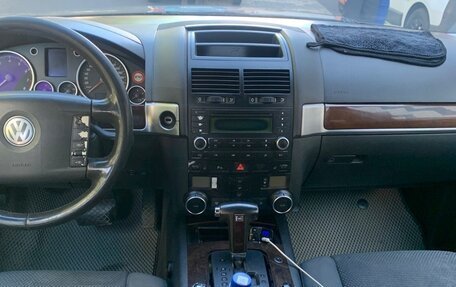 Volkswagen Touareg III, 2004 год, 600 000 рублей, 6 фотография