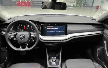 Skoda Octavia IV, 2023 год, 2 100 000 рублей, 8 фотография