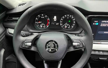 Skoda Octavia IV, 2023 год, 2 100 000 рублей, 12 фотография