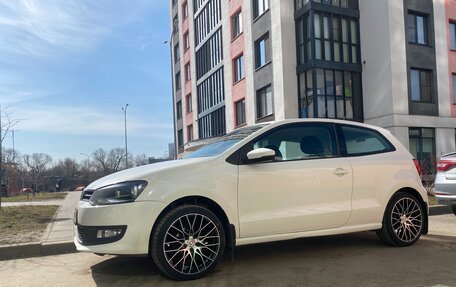 Volkswagen Polo VI (EU Market), 2010 год, 750 000 рублей, 1 фотография