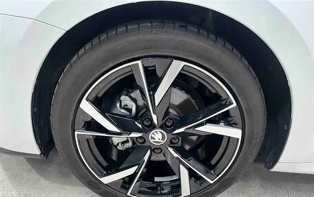 Skoda Octavia IV, 2023 год, 2 100 000 рублей, 23 фотография