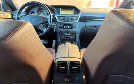 Mercedes-Benz E-Класс, 2010 год, 2 390 000 рублей, 15 фотография