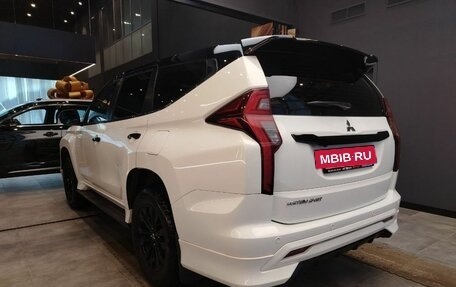 Mitsubishi Montero Sport, 2022 год, 3 990 000 рублей, 5 фотография