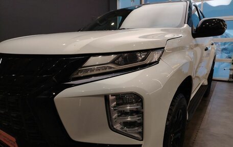 Mitsubishi Montero Sport, 2022 год, 3 990 000 рублей, 14 фотография
