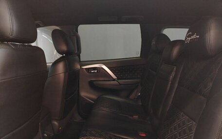 Mitsubishi Montero Sport, 2022 год, 3 990 000 рублей, 20 фотография