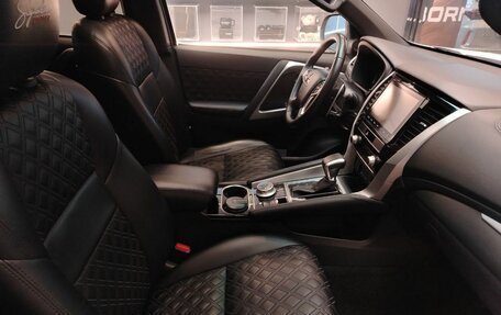 Mitsubishi Montero Sport, 2022 год, 3 990 000 рублей, 25 фотография