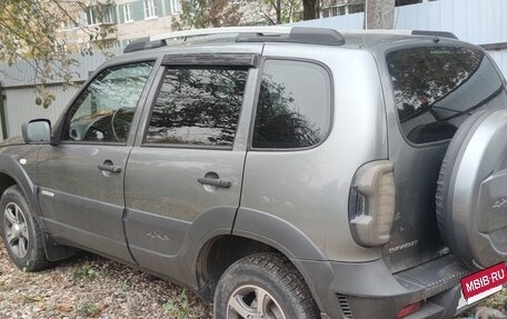 Chevrolet Niva I рестайлинг, 2017 год, 780 000 рублей, 2 фотография
