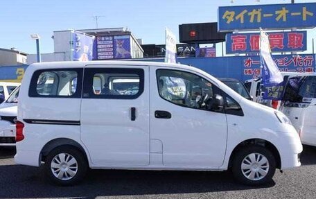 Nissan NV200, 2024 год, 1 300 000 рублей, 4 фотография