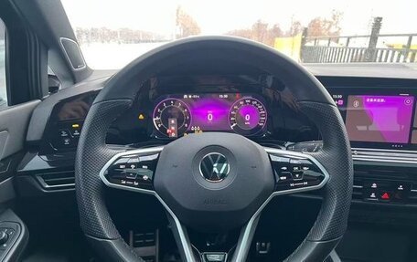 Volkswagen Golf VIII, 2022 год, 1 374 000 рублей, 10 фотография