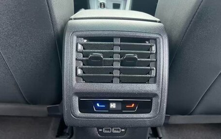 Volkswagen Golf VIII, 2022 год, 1 374 000 рублей, 20 фотография