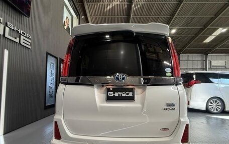 Toyota Noah III, 2021 год, 1 950 888 рублей, 9 фотография