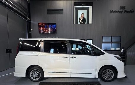 Toyota Noah III, 2021 год, 1 950 888 рублей, 5 фотография