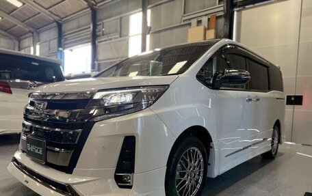 Toyota Noah III, 2021 год, 1 950 888 рублей, 3 фотография