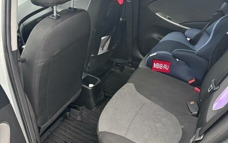 Hyundai Solaris II рестайлинг, 2014 год, 800 000 рублей, 5 фотография