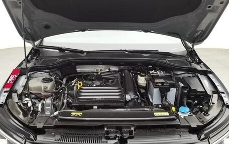 Volkswagen Golf VIII, 2022 год, 1 690 000 рублей, 6 фотография