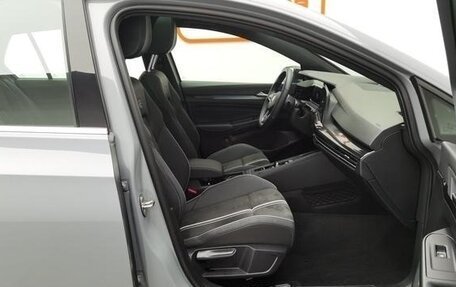 Volkswagen Golf VIII, 2022 год, 1 690 000 рублей, 19 фотография