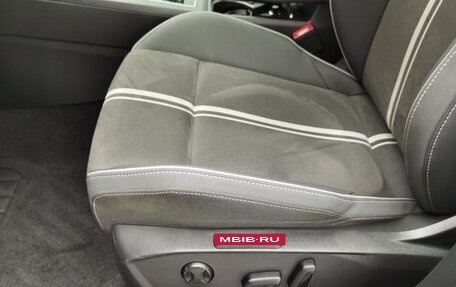 Volkswagen Golf VIII, 2022 год, 1 690 000 рублей, 18 фотография