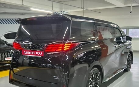Toyota Alphard, 2024 год, 11 023 123 рублей, 3 фотография