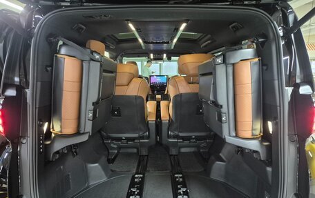 Toyota Alphard, 2024 год, 11 023 123 рублей, 14 фотография