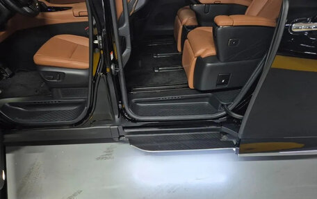 Toyota Alphard, 2024 год, 11 023 123 рублей, 8 фотография