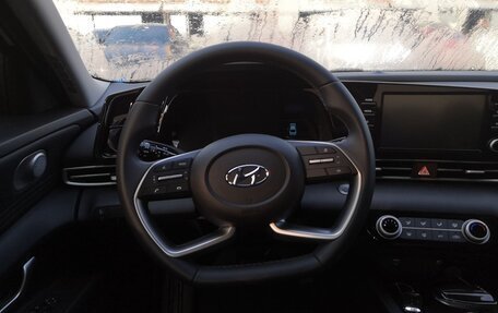 Hyundai Elantra, 2022 год, 1 451 825 рублей, 21 фотография