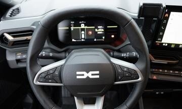 Dacia Duster, 2024 год, 3 700 000 рублей, 10 фотография