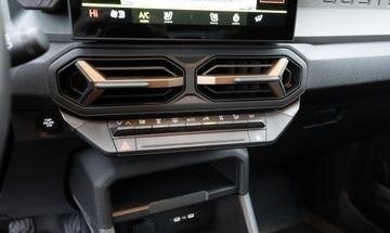 Dacia Duster, 2024 год, 3 700 000 рублей, 16 фотография