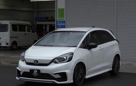 Honda Fit, 2021 год, 900 000 рублей, 2 фотография
