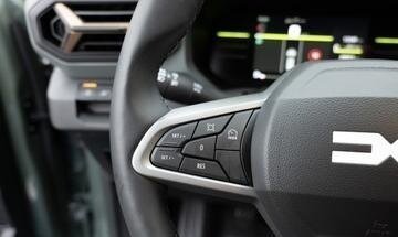 Dacia Duster, 2024 год, 3 700 000 рублей, 20 фотография