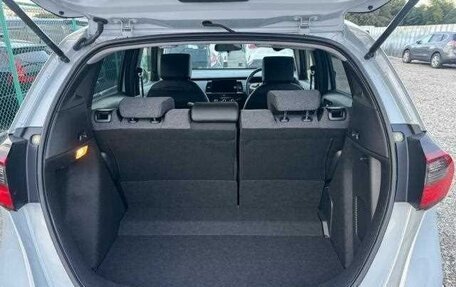 Honda Fit, 2024 год, 1 000 000 рублей, 8 фотография