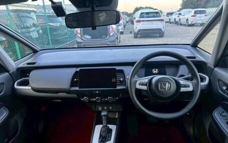 Honda Fit, 2024 год, 1 000 000 рублей, 5 фотография