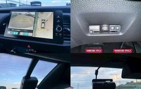 Honda Fit, 2024 год, 1 000 000 рублей, 9 фотография