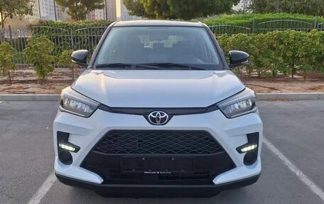 Toyota Raize I, 2023 год, 1 600 000 рублей, 2 фотография