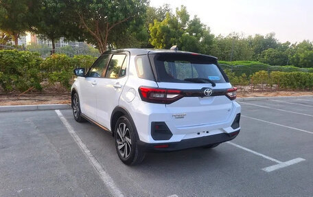 Toyota Raize I, 2023 год, 1 600 000 рублей, 4 фотография