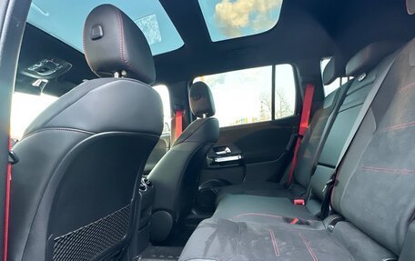 Mercedes-Benz GLB AMG, 2024 год, 7 000 000 рублей, 28 фотография