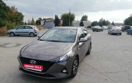 Hyundai Solaris II рестайлинг, 2021 год, 1 680 000 рублей, 6 фотография