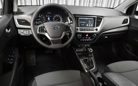 Hyundai Solaris II рестайлинг, 2017 год, 1 370 000 рублей, 6 фотография